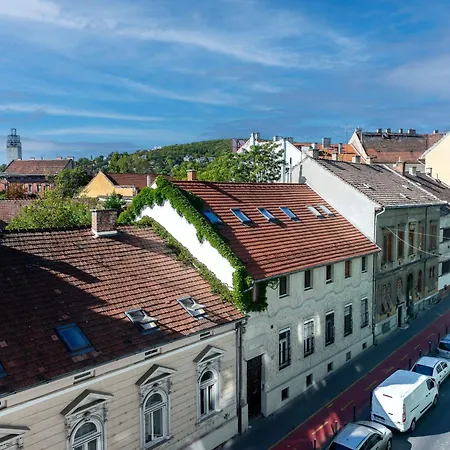 R19 - Sunset Buda Budapest
